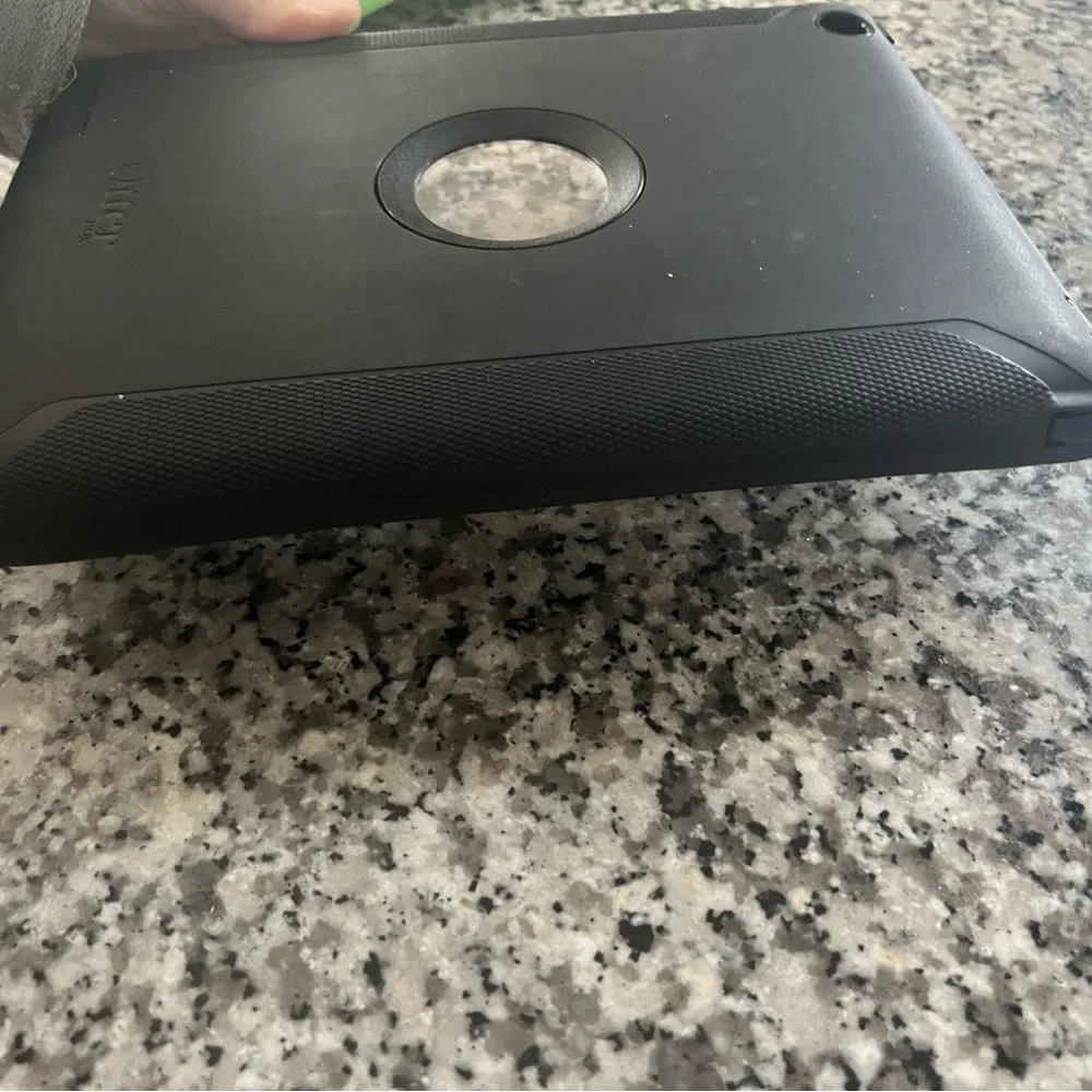 Used black otterbox protective case - iPad second generation
